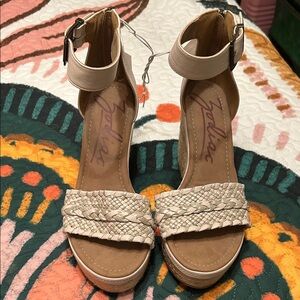 Zodiac Women's Cream Woven Wedges